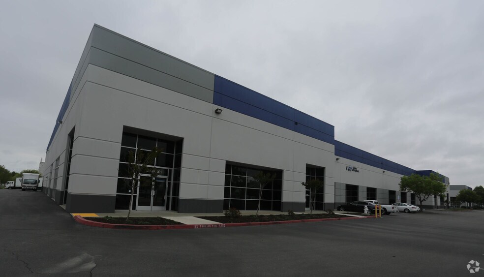 More Photos Of 815 Professor Ln, Sacramento Unknown For Lease