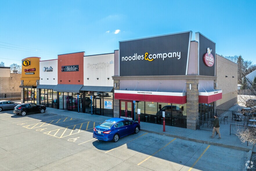 Primary Photo Of 5824-5832 Douglas Ave, Des Moines Freestanding For Lease