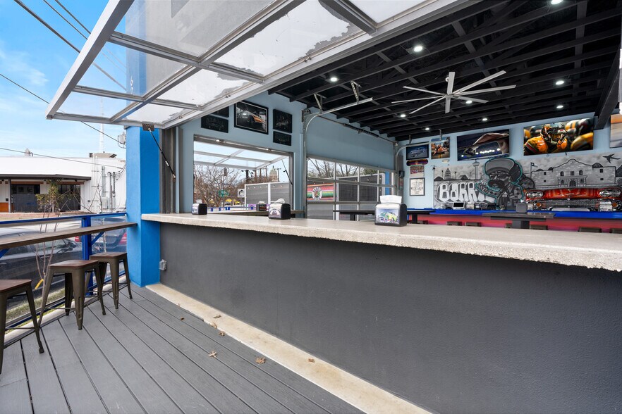 More Photos Of 620 S Presa St, San Antonio Restaurant For Lease