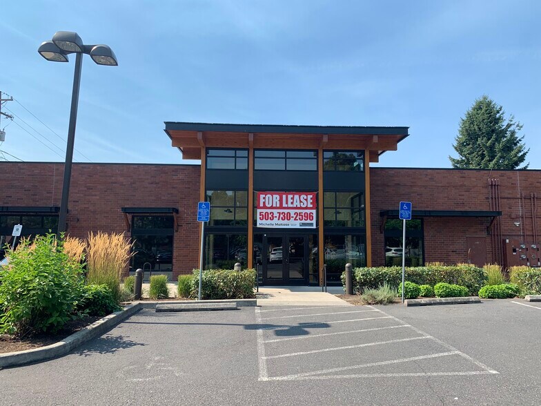 More Photos Of 3557 SE Hawthorne Blvd, Portland Freestanding For Lease