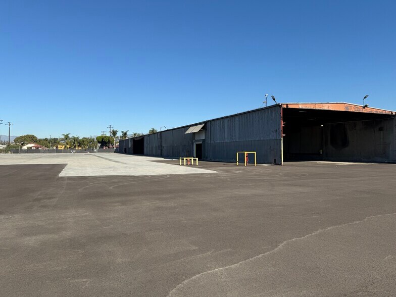More Photos Of 4542 Dunham St, Commerce Warehouse For Lease