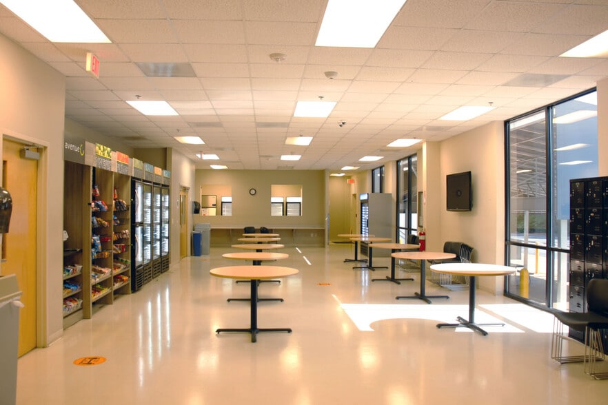 More Photos Of 2641 Sumner Blvd, Raleigh Unknown For Lease