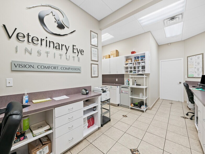 More Photos Of 372 S Powerline Rd, Deerfield Beach Storefront Retail Office For Sale