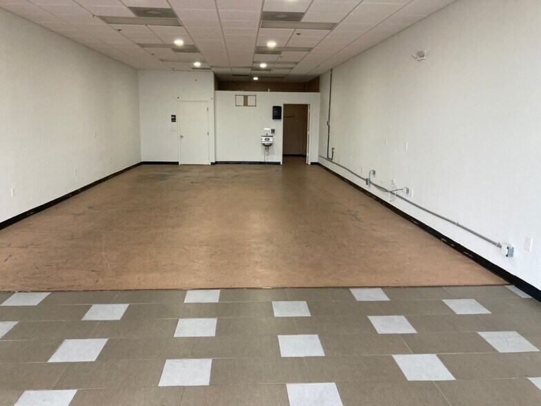 More Photos Of 28441 S Tamiami Trl, Bonita Springs Unknown For Lease