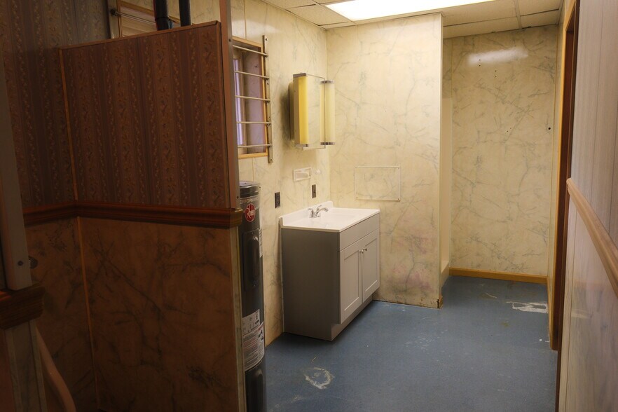 More Photos Of 1052 Centre Tpke, Orwigsburg Flex For Sale