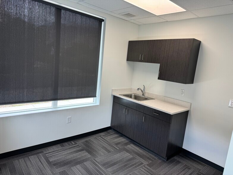 More Photos Of 140 S Main St, Lindon Medical For Lease