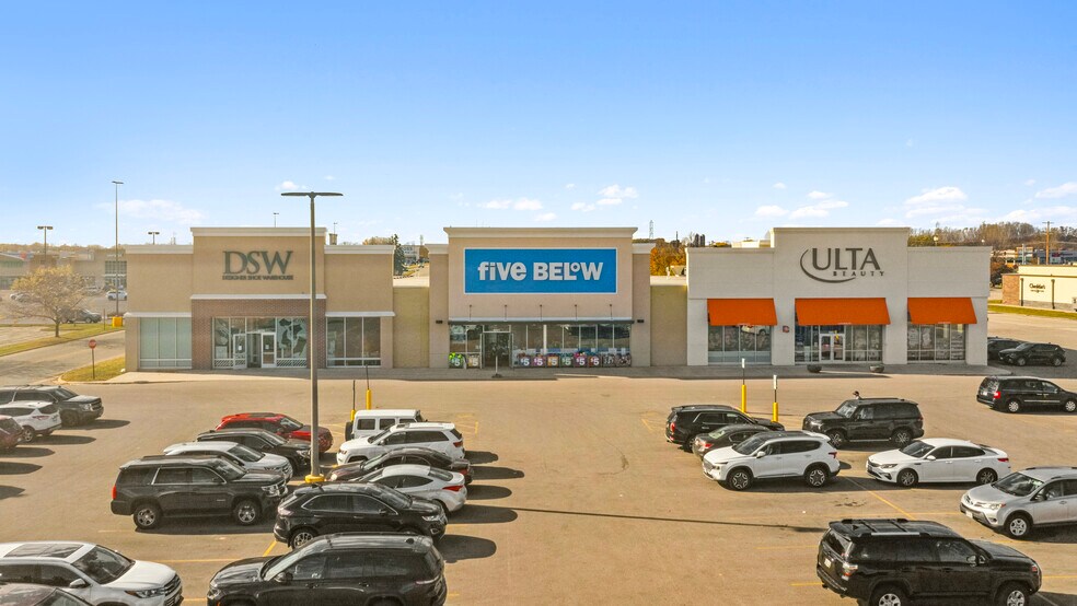 More Photos Of 4411 W Wisconsin Ave, Appleton Freestanding For Sale