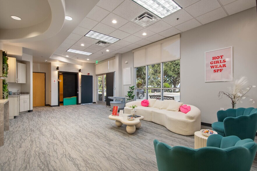 More Photos Of 9582 W Colonial Dr, Ocoee Medical For Lease