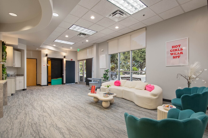 More Photos Of 9582 W Colonial Dr, Ocoee Medical For Lease