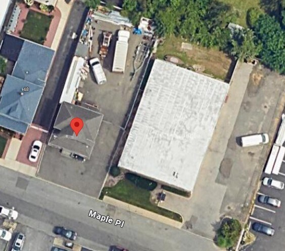 More Photos Of 52 Maple Pl, Amityville Office For Lease