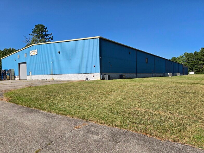 More Photos Of 1400 Montgomery, South Hill Warehouse For Lease