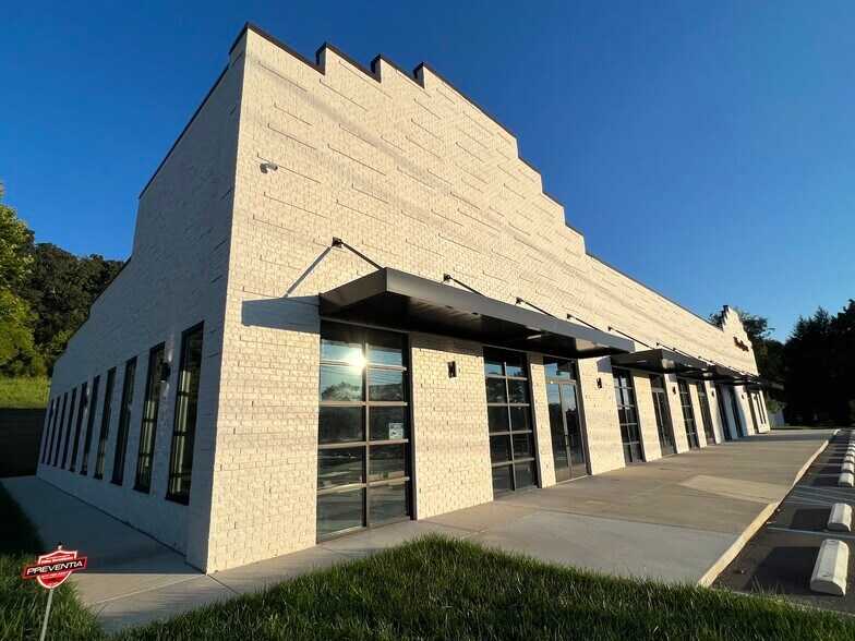 More Photos Of 6448 Hixson Pike, Hixson General Retail For Sale