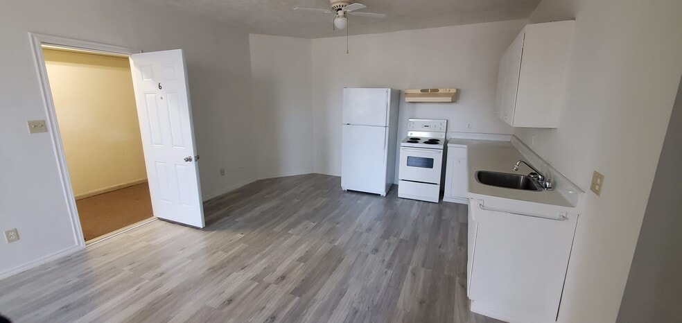 More Photos Of 4-6 Sykes St N, Meaford Apartments For Sale