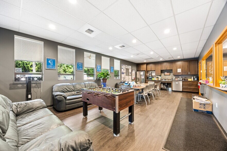 More Photos Of 8004 Mukilteo Speedway, Mukilteo Storefront Retail Office For Sale