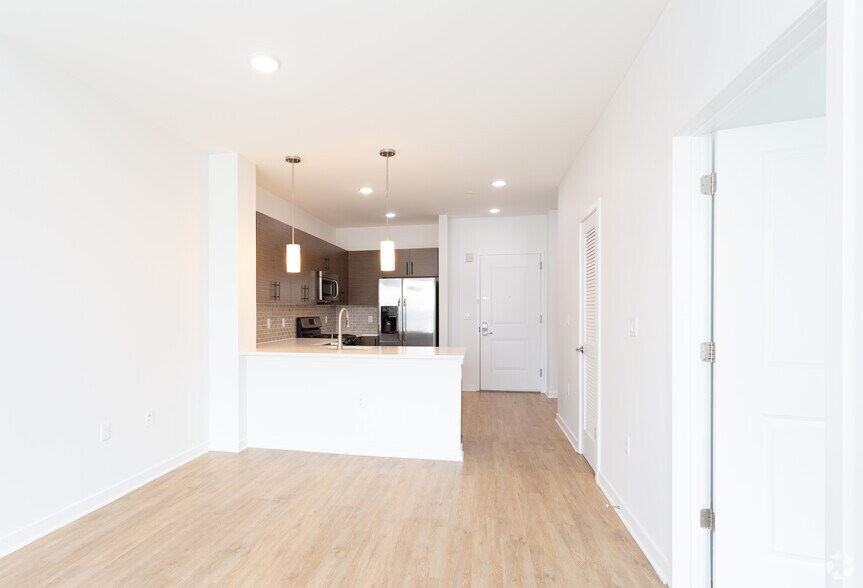 More Photos Of 56 Broad St, Bloomfield Apartments For Lease