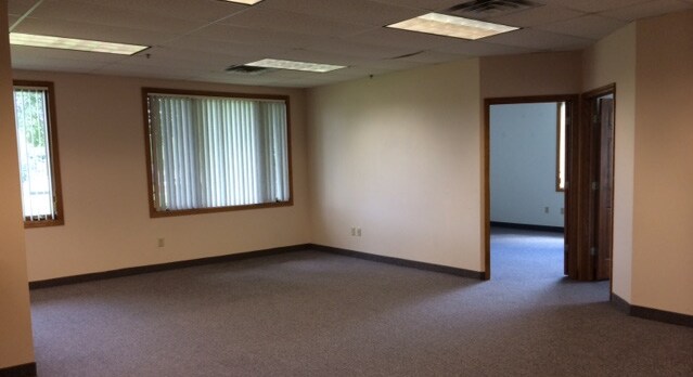 More Photos Of 13786 Frontier Ct, Burnsville Office For Sale