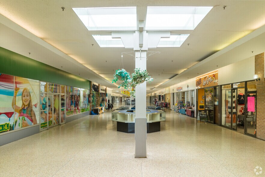 More Photos Of 470 Dundas St E, Belleville General Retail For Sale