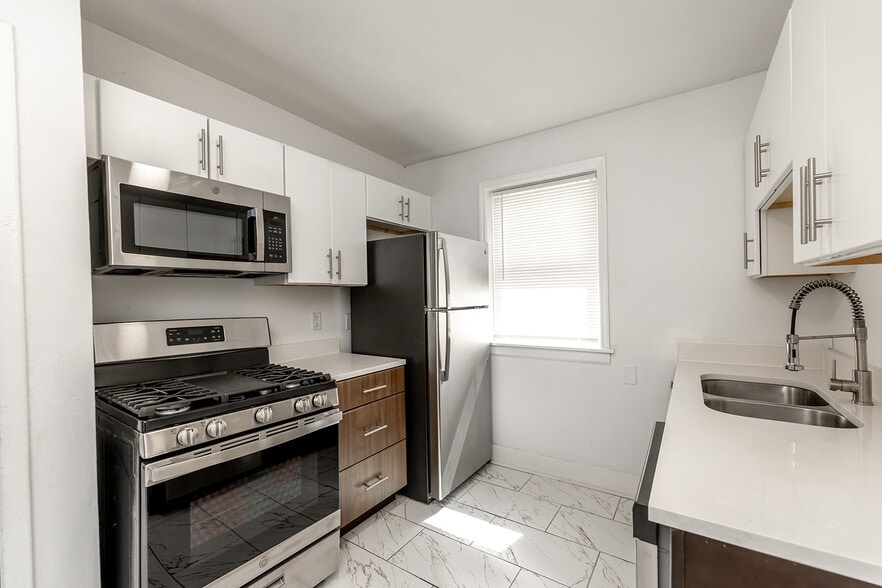 More Photos Of 170 N Hollywood St, Memphis Apartments For Sale