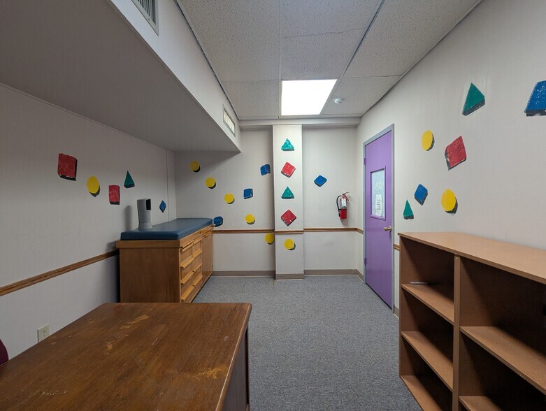 More Photos Of 715 Orleans St, Beaumont Office For Sale