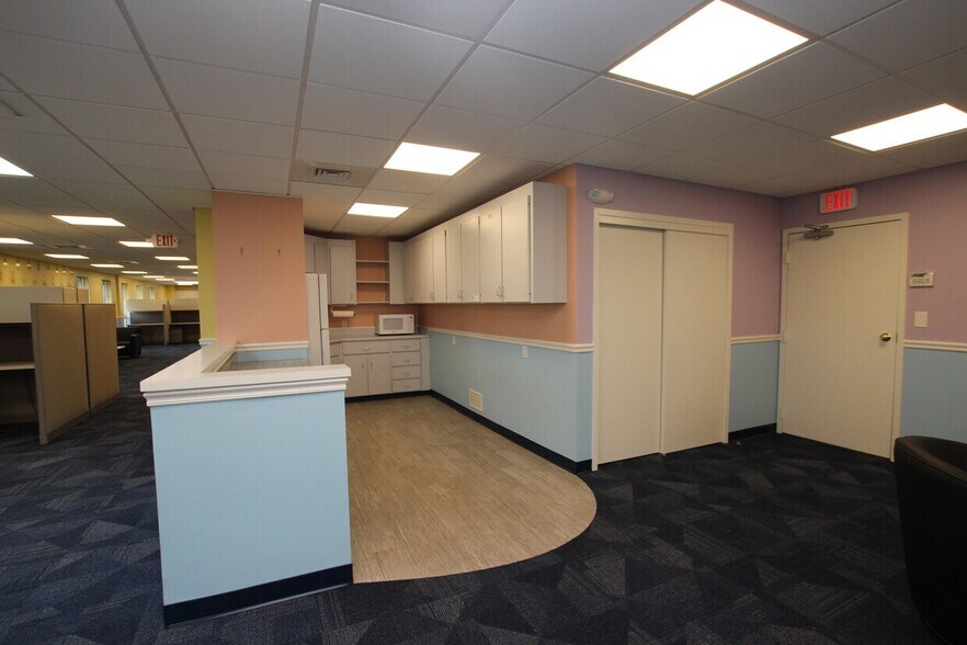More Photos Of 60 Westwood Ave, Waterbury Medical For Lease