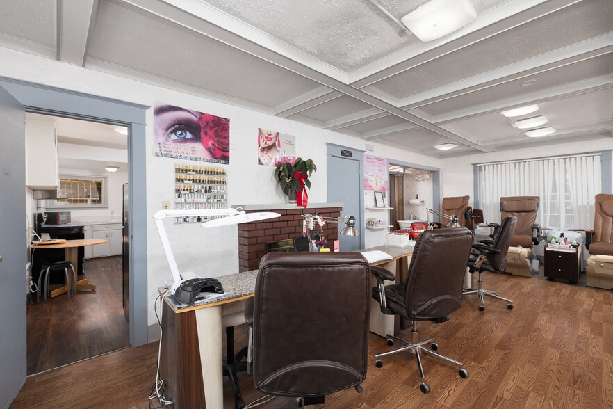 More Photos Of 3606 S 12th St, Tacoma Freestanding For Sale