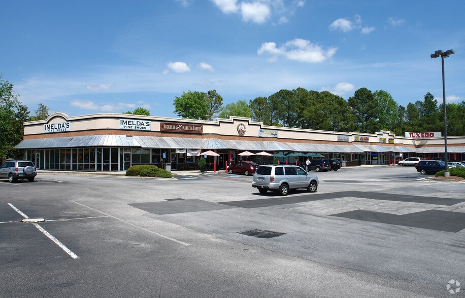 More Photos Of 3655 Roswell Rd NE, Atlanta Storefront For Lease