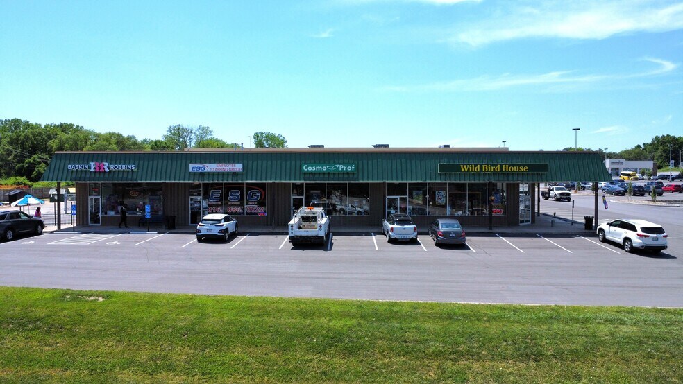 More Photos Of 4420-4484 S Noland Rd, Independence Unknown For Lease