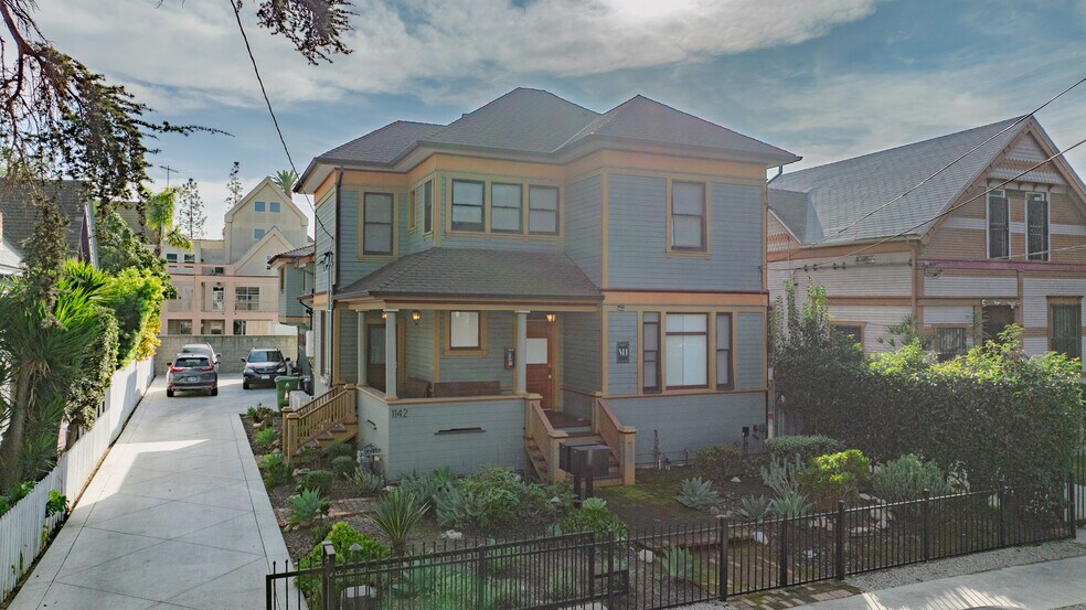 More Photos Of 1140 W 25th St, Los Angeles Multifamily For Sale