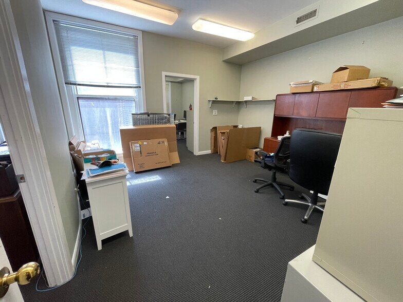 More Photos Of 158 Newbury St, Boston Coworking Space