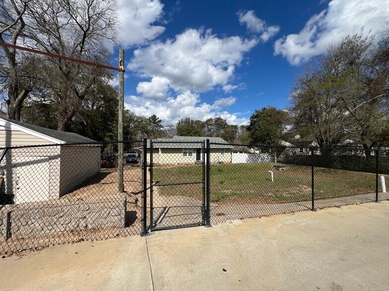 More Photos Of 1513 Rice Ave, Dublin Carwash For Sale