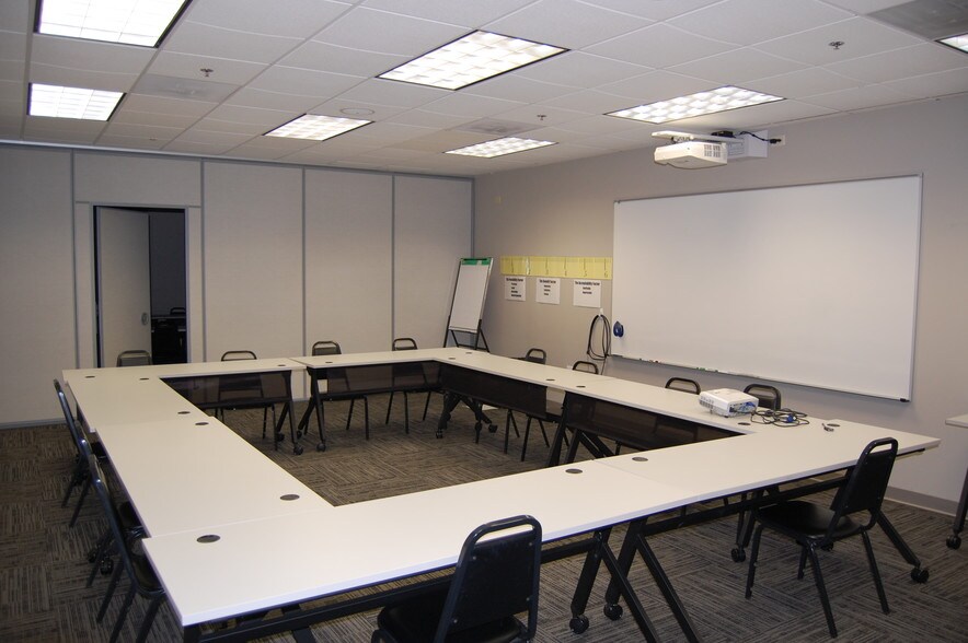 More Photos Of 530 E 22nd St, Lombard Office For Sale