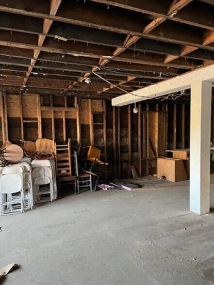 More Photos Of 754 S Main St, Elmira General Retail For Sale