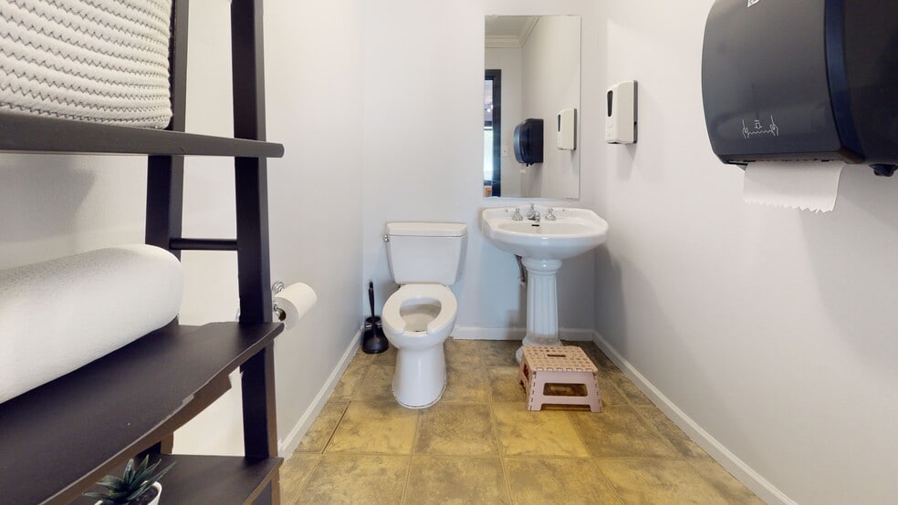More Photos Of 644 Antone St NW, Atlanta Loft Creative Space For Lease
