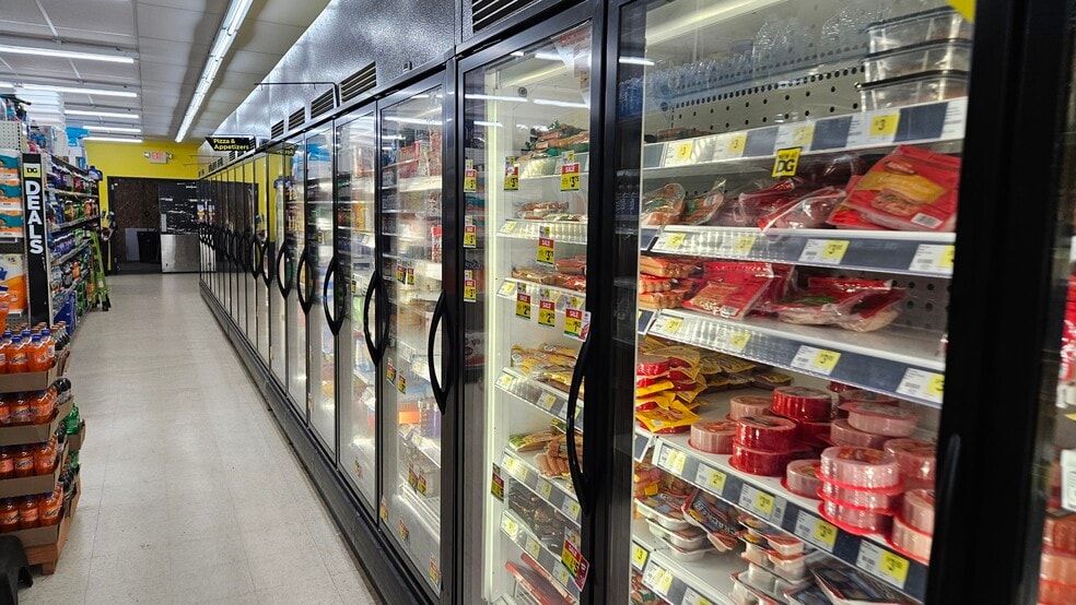 More Photos Of 6594 Ohio River Rd, Lesage Freestanding For Sale