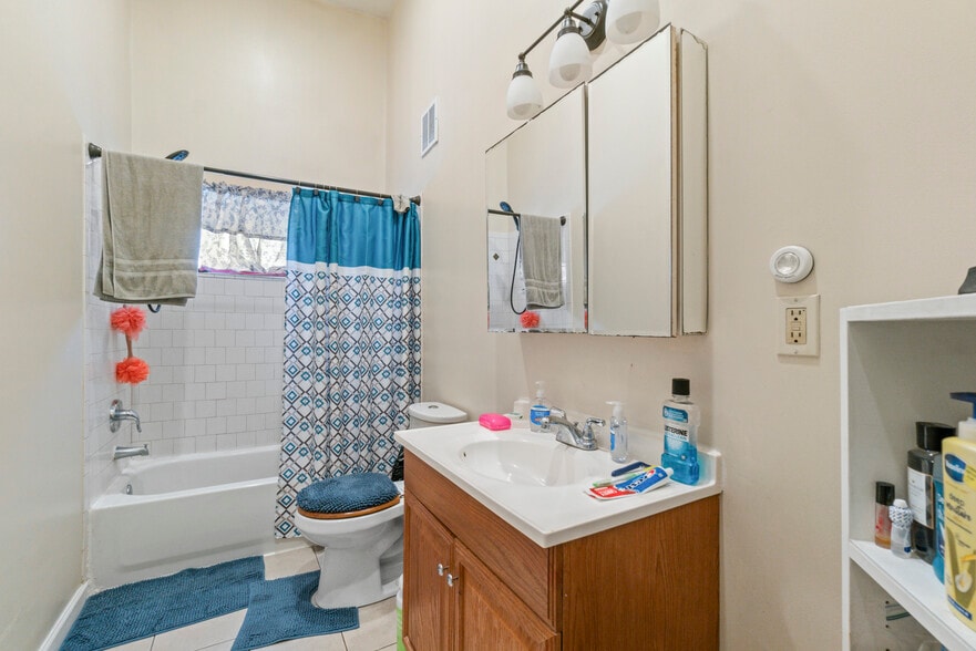 More Photos Of 1918 McCulloh St, Baltimore Apartments For Sale