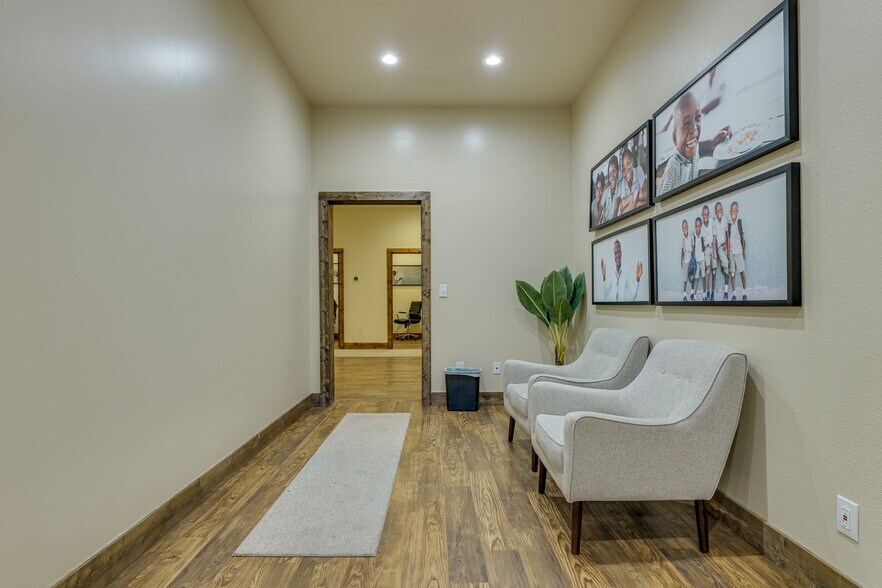 More Photos Of 1907 Cypress Creek Rd, Cedar Park Office For Sale