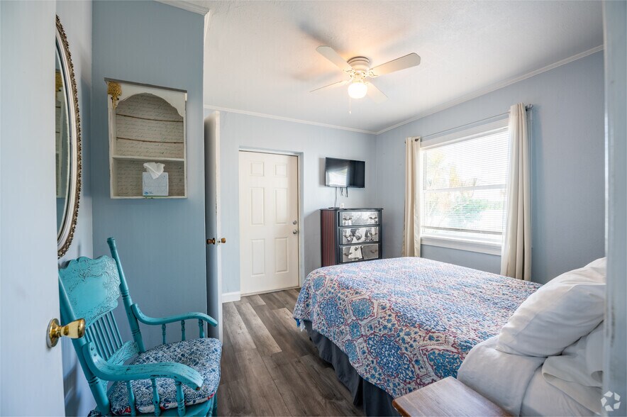 More Photos Of 2060 US Highway 27 N, Avon Park Hotel For Sale