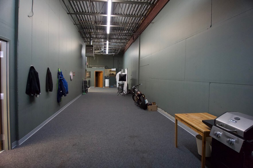 More Photos Of 6403-6443 Cecilia Cir, Edina Light Distribution For Lease