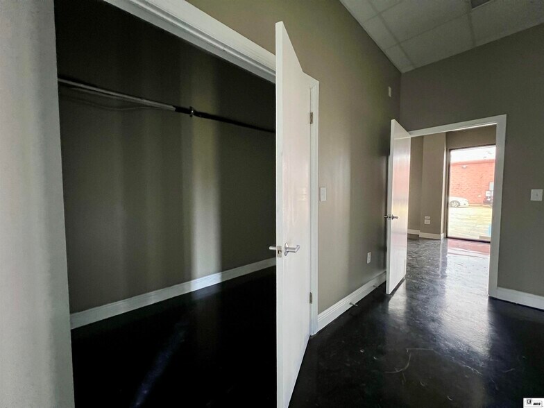 More Photos Of 5324 Cypress St, West Monroe Medical For Lease