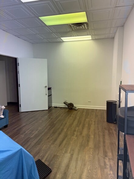 More Photos Of 616 Childs St, Wheaton General Retail For Lease
