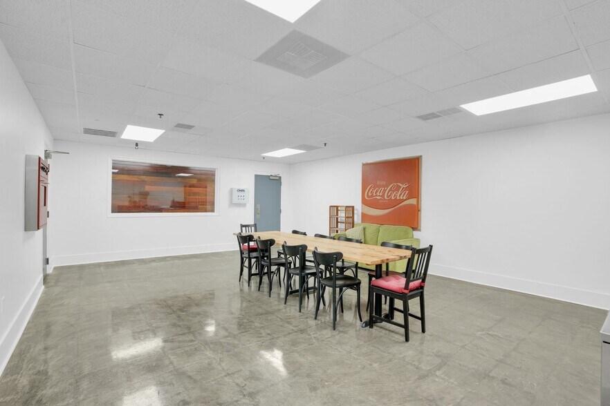 More Photos Of 1109 E Ozark Ave, Gastonia Warehouse For Lease