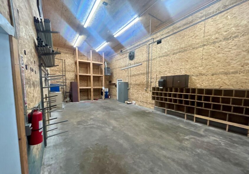 More Photos Of 3512 E Bench Rd, Dillon Manufacturing For Sale