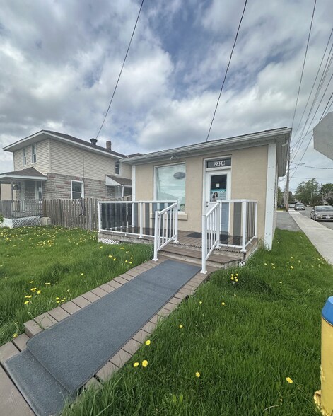 More Photos Of 2370 Laurier St, Clarence-Rockland Restaurant For Sale