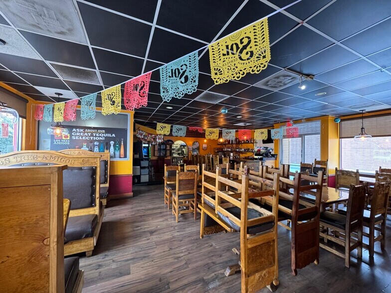 More Photos Of 2070 S Koeller St, Oshkosh Restaurant For Sale