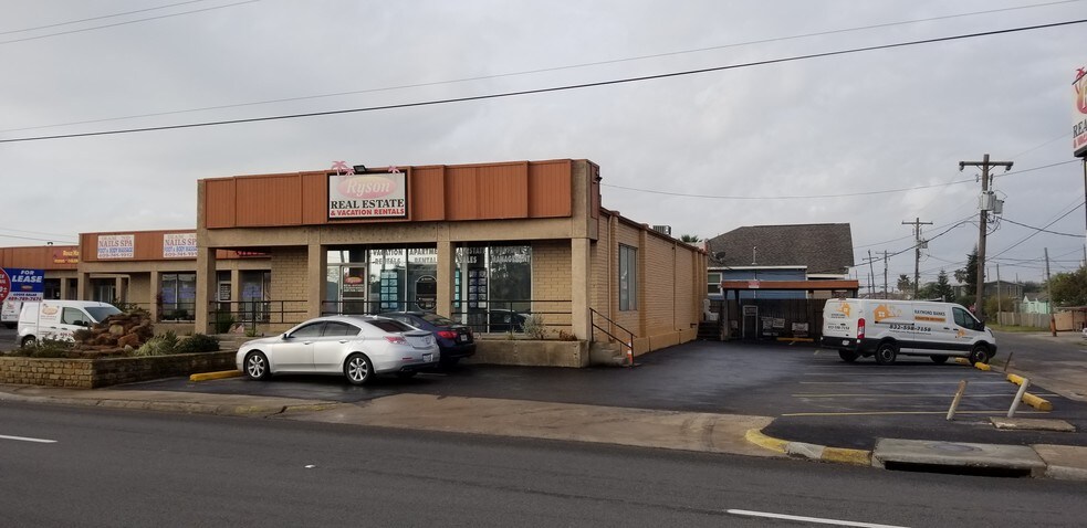 More Photos Of 2115 61st St, Galveston Storefront Retail Office For Lease