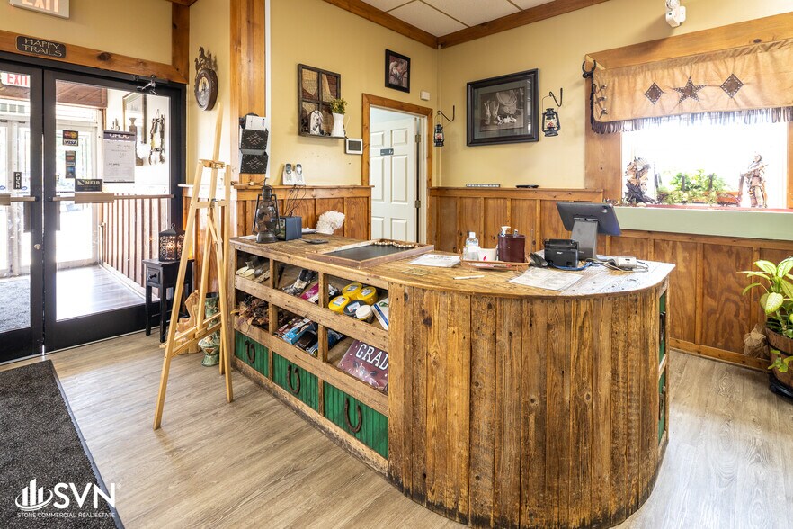 More Photos Of 409 N Main St, Nicholasville Restaurant For Sale