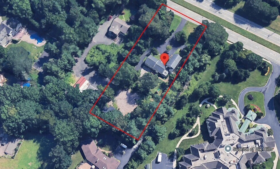 More Photos Of 329 Deer Park Rd, Dix Hills General Retail For Sale