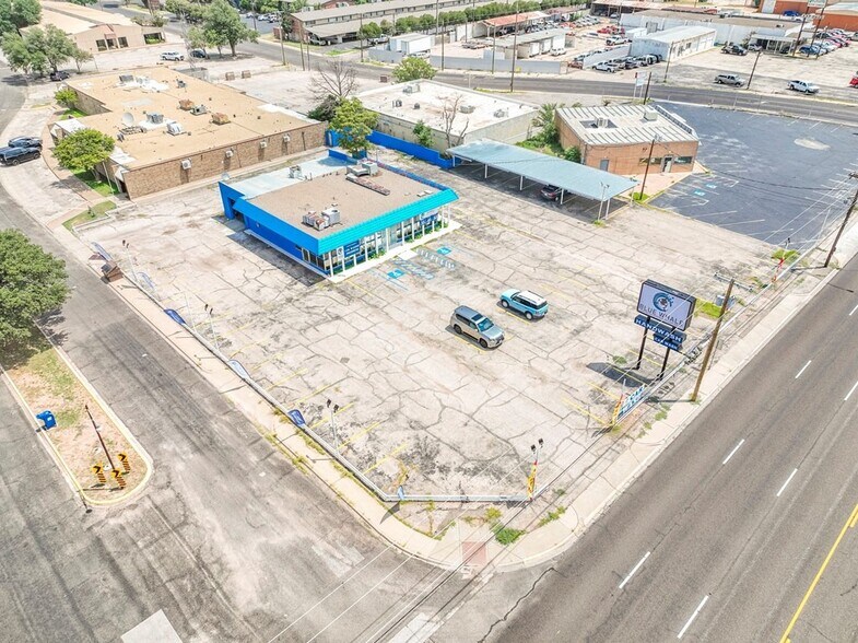 More Photos Of 2201 E 8th St, Odessa Office For Sale