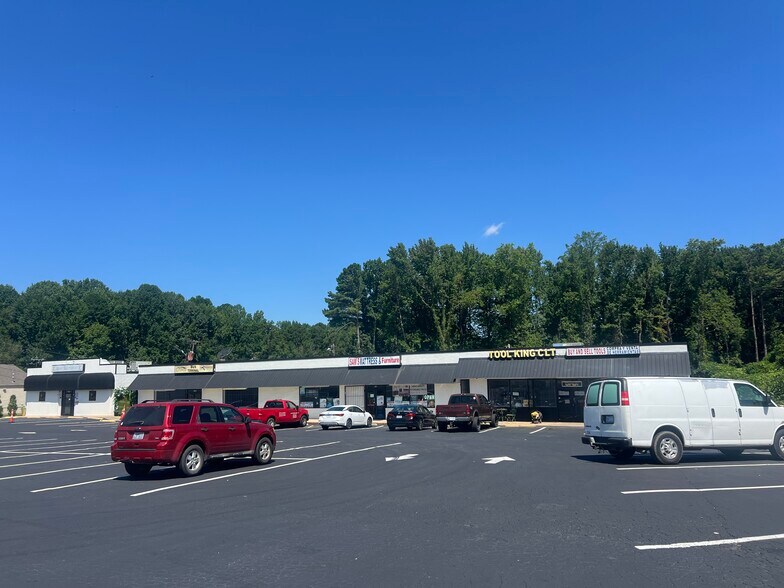 More Photos Of 4701 N Tryon St, Charlotte Unknown For Lease