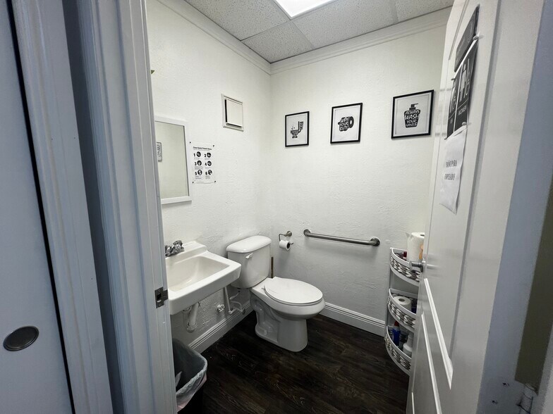 More Photos Of 13500 SW 88th St, Miami Medical For Sale